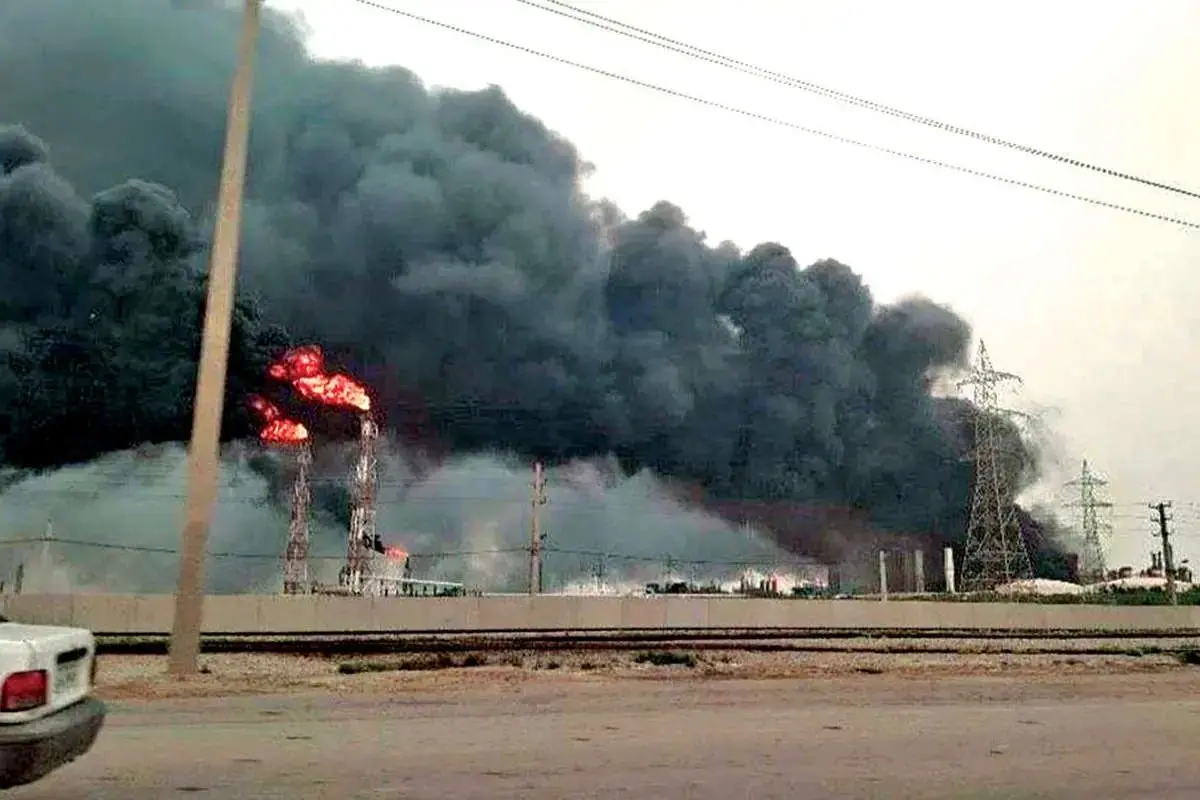 سایه هم‌زمان جنگ، تحریم‌ و قطع اینترنت بر کسب‌وکارها/ تبعات جنگِ طولانی بر اقتصاد ایران/ ممکن است با موجی از افرادی مواجه شویم که بخواهند از کشور خارج شوند