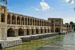 جاذبه های گردشگری برتر اصفهان و مشهد کدامند؟


