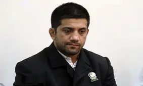 کلیپ طنز شبکه استانی لرستان به نماز خواندن علیرضا دبیر در جلسه رسمی/ ویدئو

