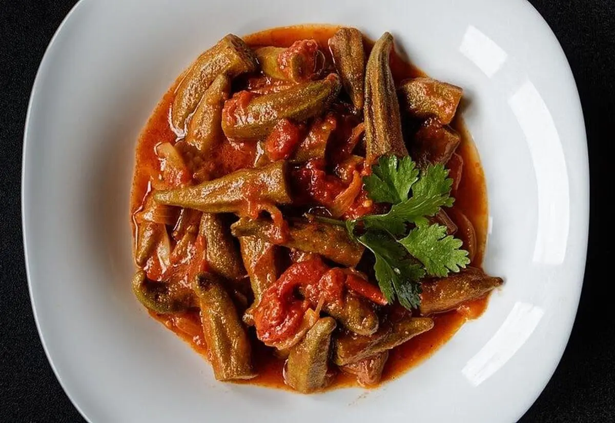 طرز پخت «خوراک بامیه» به سبک مردم افغانستان
