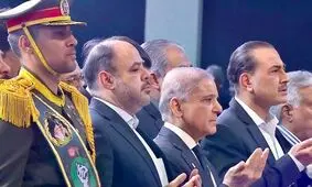 ادای احترام نخست‌وزیر و فرمانده ارتش پاکستان به رهبر شهید انقلاب/ شهباز شریف دفتر یادبود آقای شهید ایران را امضا کرد/ ویدئو