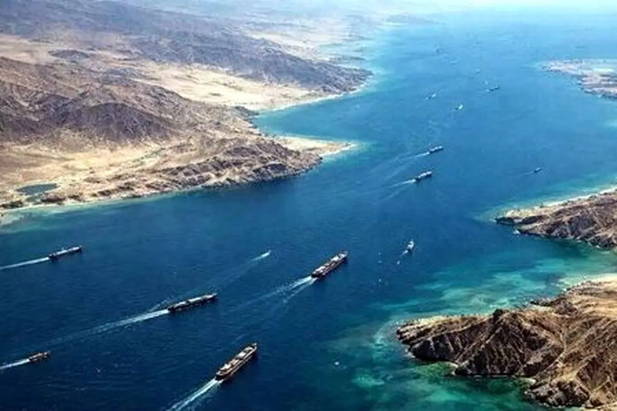 اذعان سی‌ان‌ان: شناورهای ایرانی از تنگه عبور می‌کنند