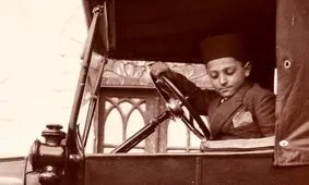 سفر به تاریخ؛ کودکان اشراف‌زادۀ قاجاری کنار سگ‌هایشان؛ یک قرن قبل 