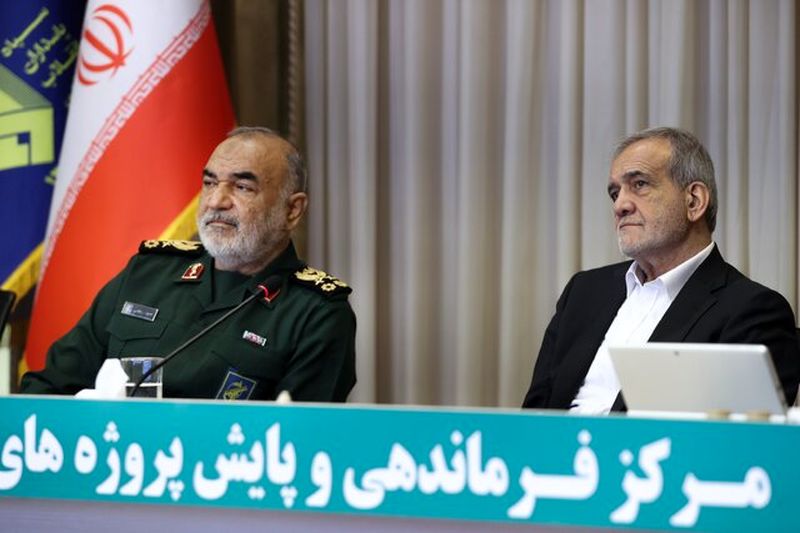 پزشکیان: نگاه بسیجی به معنای واقعی، میتواند کشور را نجات دهد/ توسعه تهران با بیآبی موجود، وقت تلف کردن است/ راهحل، جابجایی مرکزیت سیاسی و اقتصادی کشور است