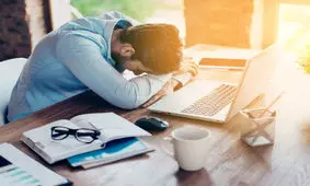 اگر بعد از ناهار خوابتان می‌گیرد بخوانید