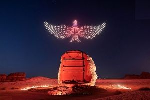 تصاویر نمایش خیره کننده ۴۰۰ پهپاد در آسمان عربستان