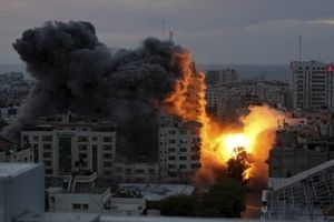 حملات هوایی رژیم صهیونیستی به غزه/ ۶ نفر در بمباران بیمارستان شفا شهید شدند/ العربیه: موافقت حماس و اسرائیل برای مبادله زندانیان/ ویدئو