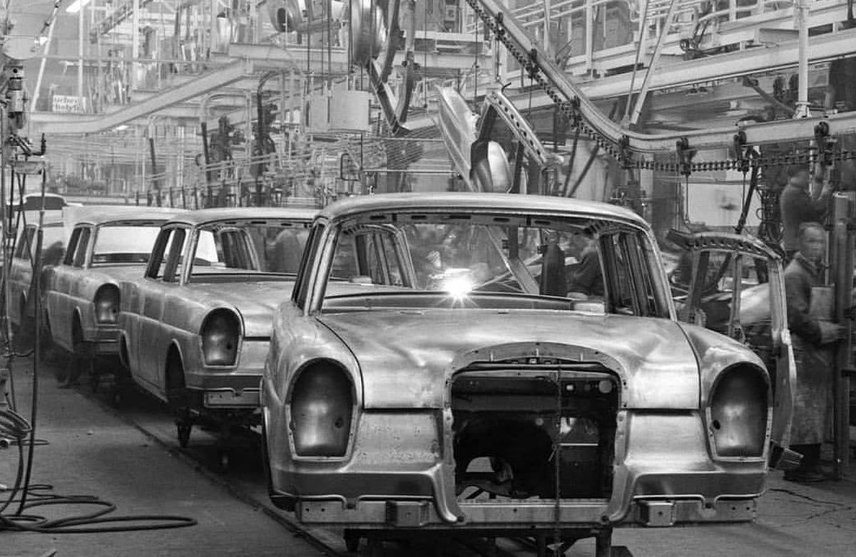 ۵۰ سال قبل؛ خط تولید مرسدس بنز در آلمان