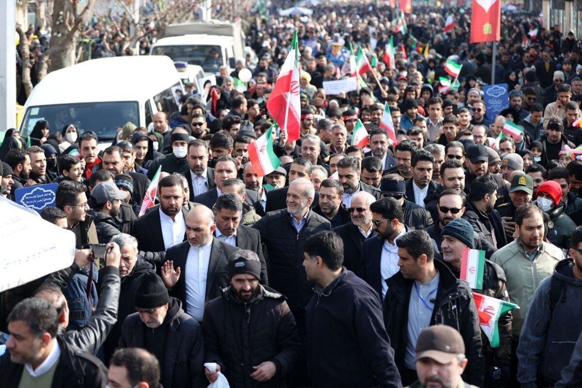 حضور پزشکیان رئیس جمهور در جشن 46 سالگی انقلاب/ ویدئو