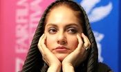مهناز افشار پشت وانت نیسان در ایران
