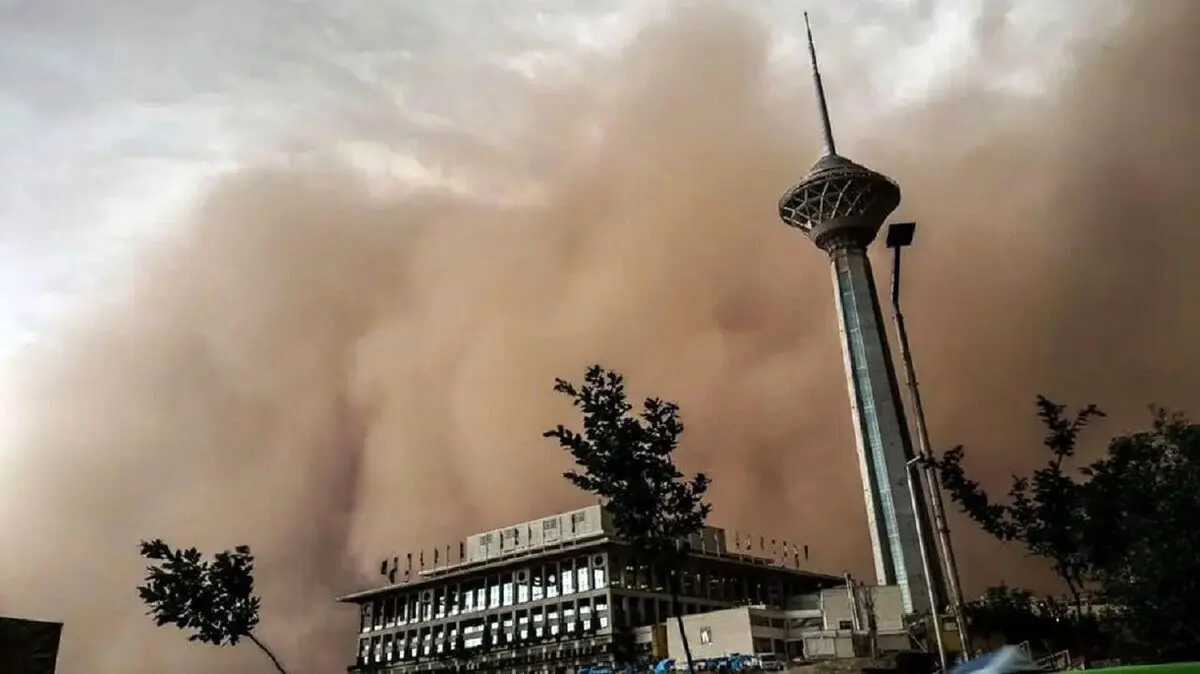 طوفان و گرد و خاک به تهران رسید/ ویدئو