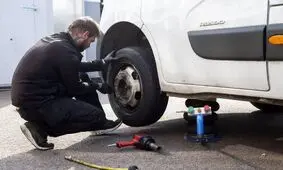کاسبی داغ پنچرگیری سیار / باد لاستیک نیم میلیون تومان شد!

