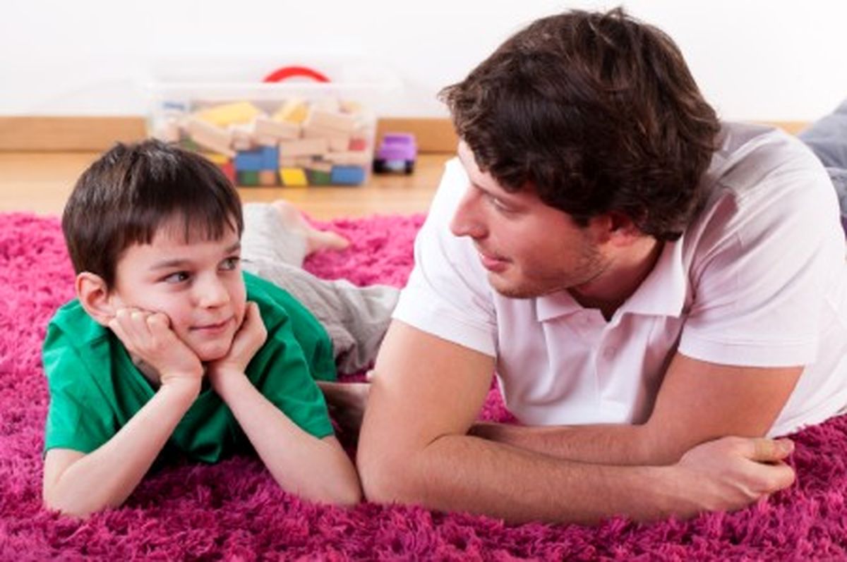 چگونه درباره اخبار خشونت بار و تلخ با کودکان صحبت کنیم؟