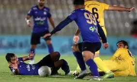 زمین فوتبالی در شیراز که قربانی می گیرد!

