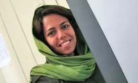 صبا آذرپیک با شکایت مجلس و برخی نمایندگان به ۲ سال حبس قطعی و ممنوعیت از فعالیت در فضای مجازی محکوم شد