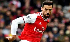 حمله بیمار روانی به یک فوتبالیست وسط مرکز خرید