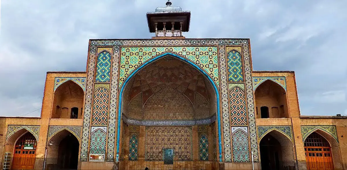 درهای بسته مسجد جامع قزوین در نوروز 1404؛ محرومیت گردشگران از تاریخ