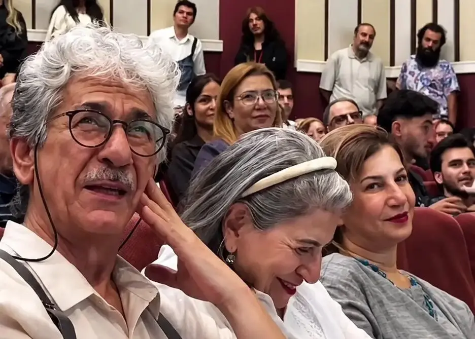 واکنش ها به تذکر مادر لیلی رشیدی به او در یک مراسم رسمی/ آن اندازه که این حاشیه ای که احترام برومند ساخت موجب حرف و حدیث شده، خود بزرگداشت شاه‌محمدلو دیده نشده است!/ ویدئو