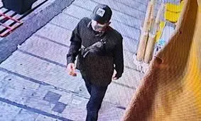 گوشی‌قاپ معروف تهران، همچنان در حال سرقت با همان کفش و همان کلاه/ ویدئو