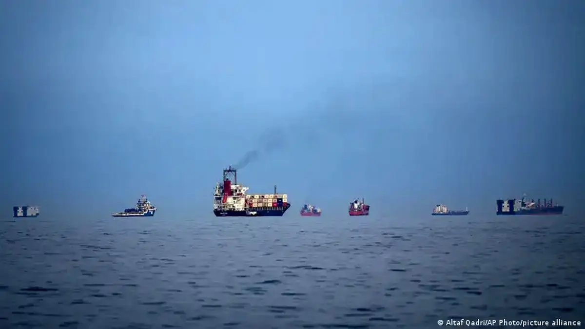 وال‌استریت‌ژورنال: پایان عصر دریاهای آزاد؛ ایران حاکم جدید تنگه هرمز