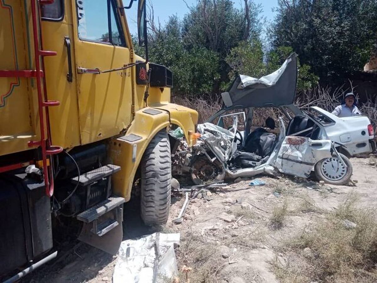 ۳ کشته و یک زخمی در برخورد کامیون با پراید در جاجرم