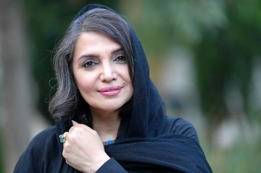 الهام پاوه‌نژاد با موهای سفید 1