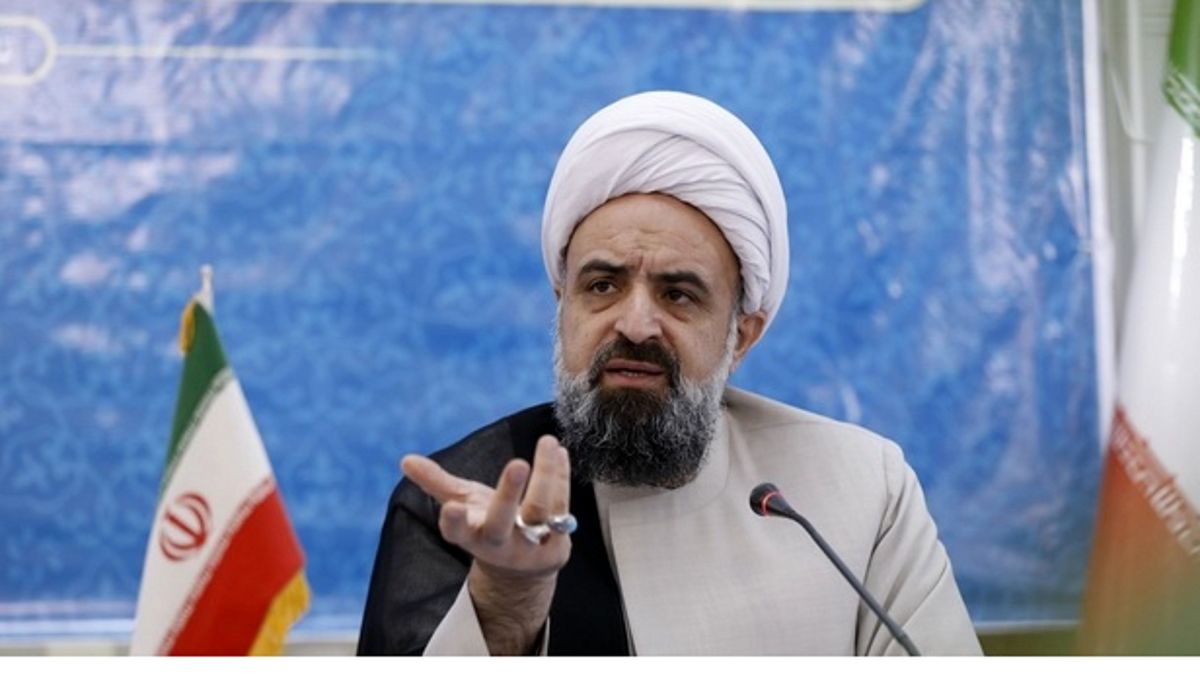 در جامعه اسلامی چیزی به نام « به من چه»، « به تو چه» و « دلم می خواهد» نداریم؛ نباید اجازه داد لذت بیحجابی چشیده شود