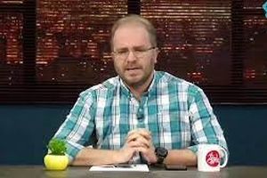 واکنش مجری پاورقی به دست دادن فغانی با ترامپ/ ویدئو