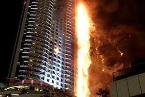 آتش‌ سوزی گسترده در یک برج مسکونی در دبی/ ویدئو