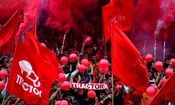 تراکتورسازی تبریز برای نخستین بار قهرمان لیگ برتر فوتبال شد/ ویدئویی از جشن قهرمانی
