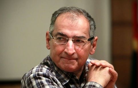 گریه صادق زیباکلام برای دانشجوی جانبازش | ویدئو