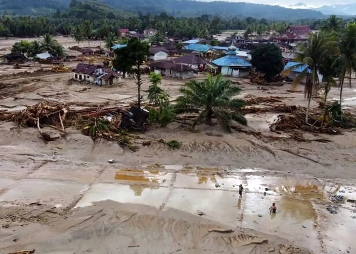 سیل در اندونزی هزاران نفر را آواره کرد