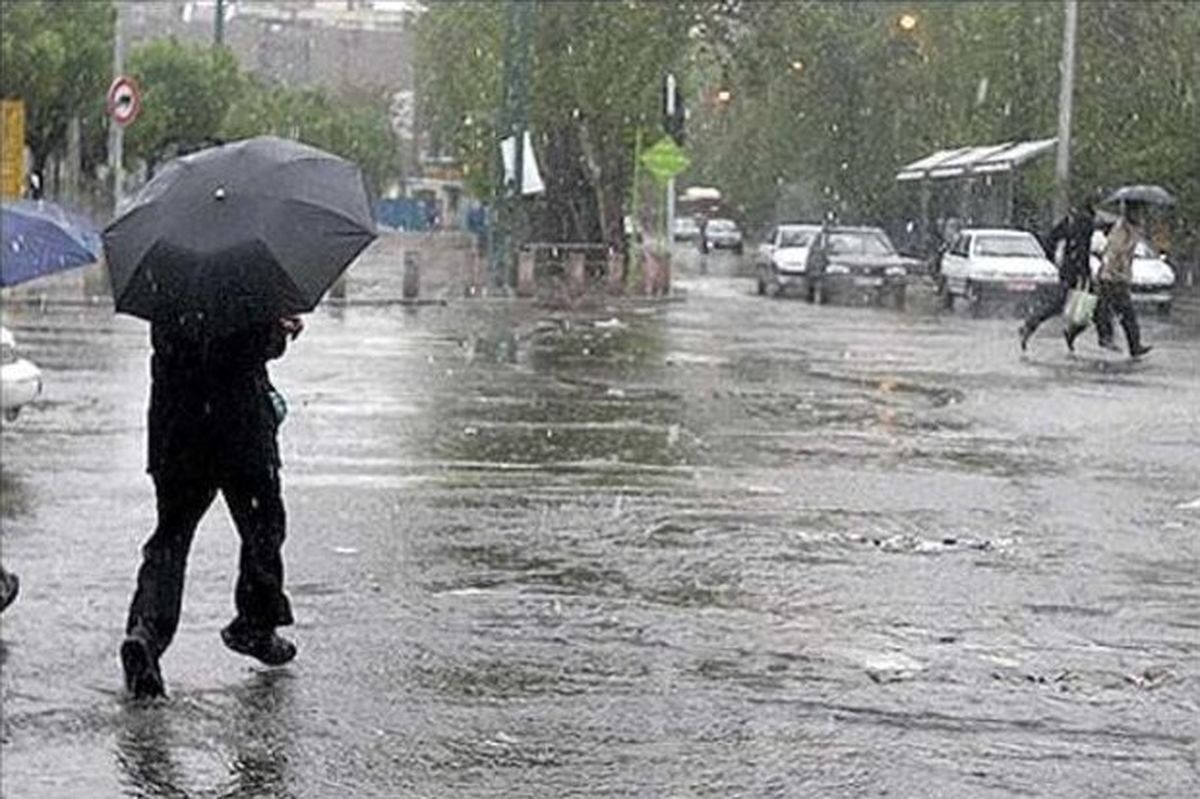 رگبار و رعد و برق در ۱۲ استان/ احتمال خیزش «گرد و خاک» در نیمه شرقی کشور