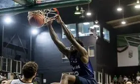 هاشمی مچ کوهیان را در هفته پنجم لیگ برتر بسکتبال خواباند/ پیروزی مدافع قهرمانی در جدال مدعیان

