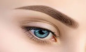 چگونه رنگ ابروی خود را با رنگ موی خود هماهنگ کنید