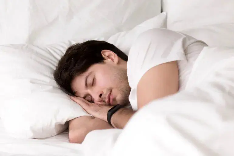چگونه اختلالات خواب منجر به آلزایمر و دیابت می‌شود؟