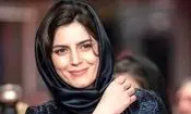 سفر در زمان؛ «لیلا حاتمی» در حال گرفتن جایزه از «فریماه فرجامی»؛ 28 سال قبل 