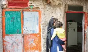 ۶۰ درصد مردم ایران فقیرند و دولت هر روز از ارزانی بنزین حرف می‌زند