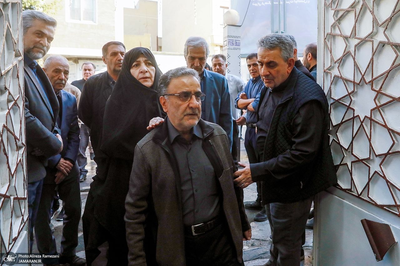 تصاویر: مراسم تشییع برادر سید مصطفی تاجزاده