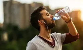 روزانه چند لیتر آب بنوشیم؟