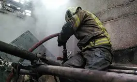 وقوع حریق در کارگاه تولید پوشاک زمستانی/ ویدئو