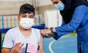 وزارت بهداشت: دستور واکسیناسیون کودکان زیر ۱۲ سال ابلاغ نشده است/ خانواده‌ها دست نگه‌ دارند

