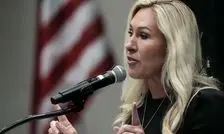 کاندیدای محبوب ترامپ، از سمتش استعفا می‌کند/ حاضر نیستم همچون «همسر کتک‌خورده‌ای» برای تیم ترامپ باشم