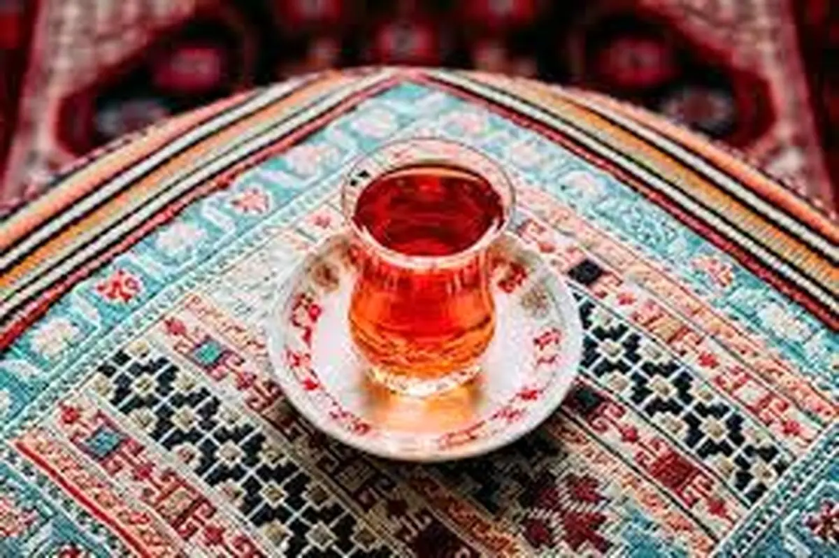 یک مرد کرجی رکورد خوردن چای را شکست/ ویدئو