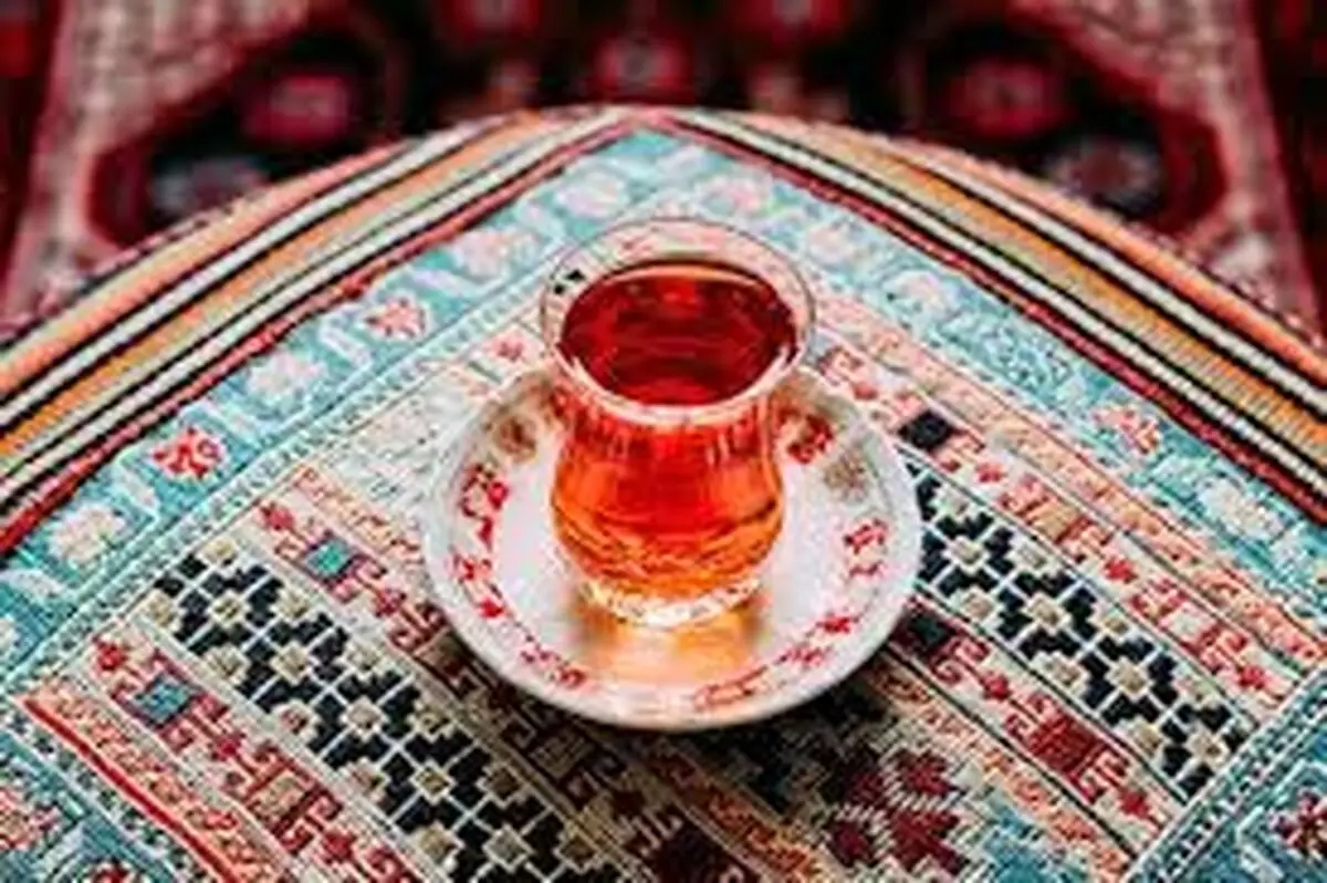 یک مرد کرجی رکورد خوردن چای را شکست/ ویدئو