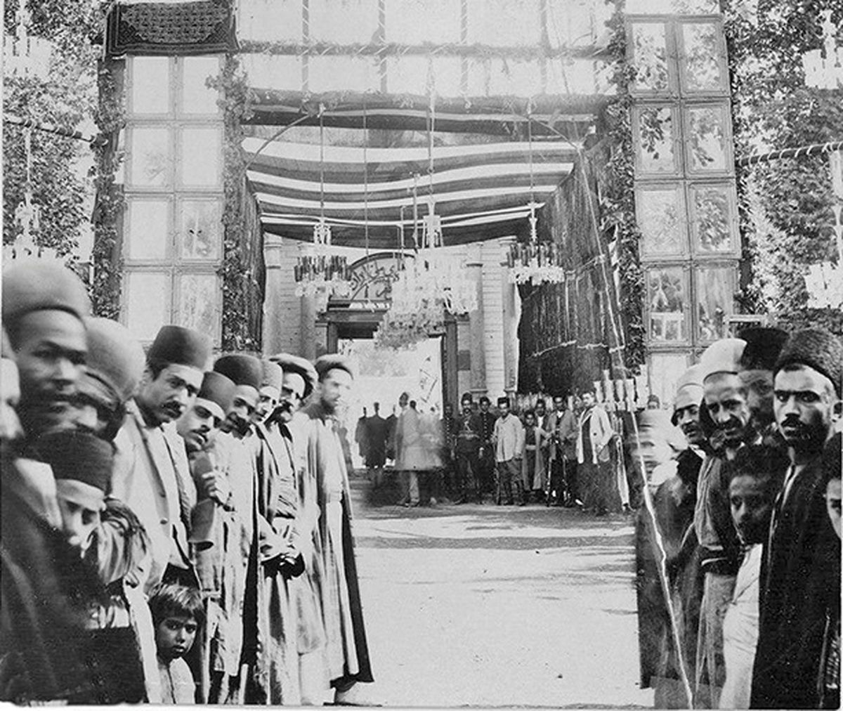 آنچه انقلاب را بیاثر کرد عدم توجه به عقاید دیگران بود/ برخی حتی گفتند: «ملک ایران چوب استبداد میخواهد هنوز»