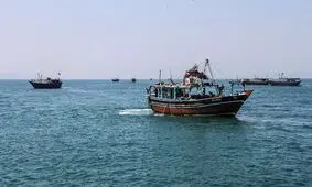 آتش سوزی لنج صیادی در سیریک اطفا شد