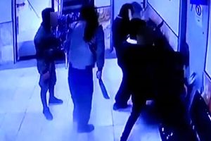 حمله خونین به یک پزشک در درمانگاه/ ویدئو