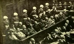 من رهبران نازی را به پای چوبه دار بردم