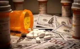 حذف ارز ترجیحی دارو «فاجعه» است/ قیمت دارو ۴ تا ۱۲ برابر گران می‌شود 